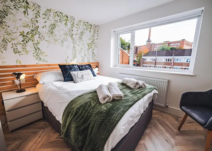 펜션 Luxurious 3 Bed Home, Free Parking *