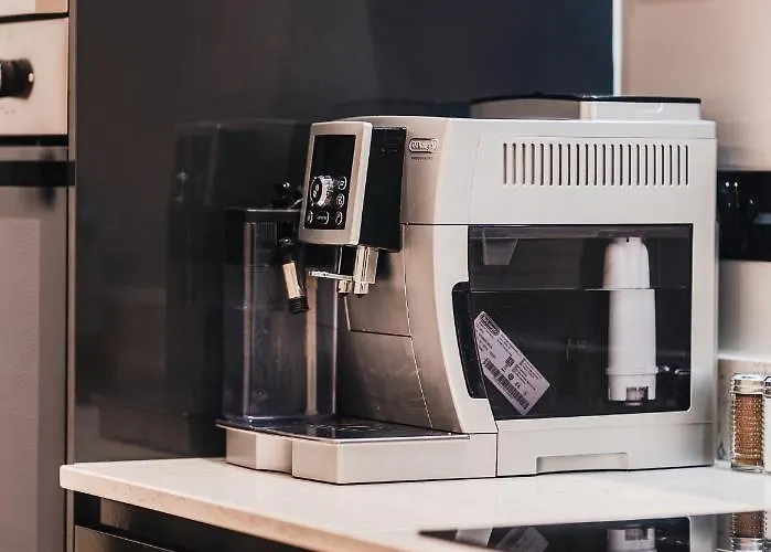 Luxurious 3 Bed Home, Free Parking Nyaraló *