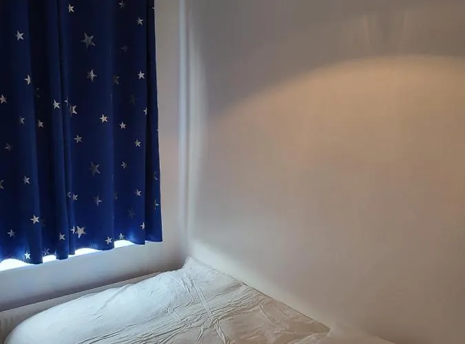 Дом отдыха Serene 3br With Free Parking Манчестер