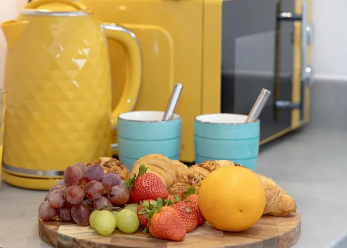 Bright Stylish In Old Trafford *