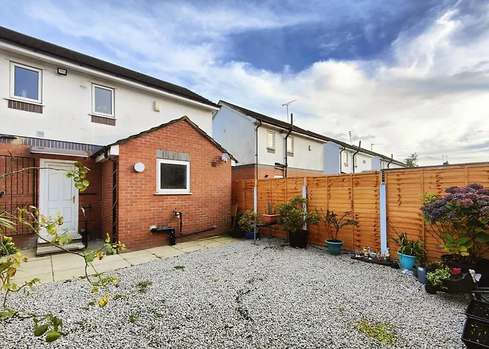 Ferienhaus Regent House - With Free Parking - 5 Minutes Drive To Coop Live Arena, Etihad Stadium & Centre *