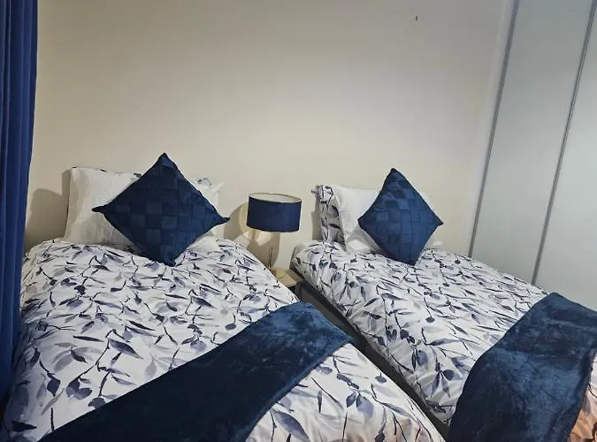 Waterfront, Ethihad Stadium Apartament *