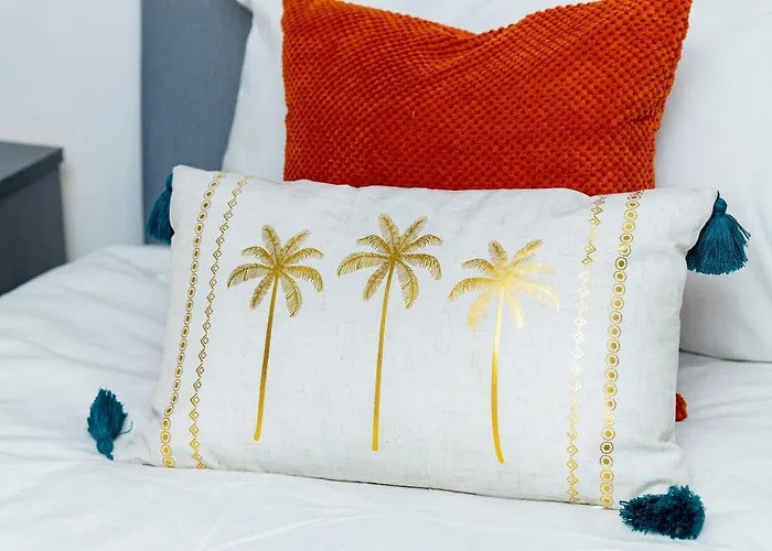 Dynasty - Alison Kelly Close *