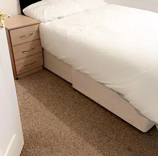 アパート 2 Bedroom With Free Parking Wi-fi, Very Close To Ao Arena & Centre *