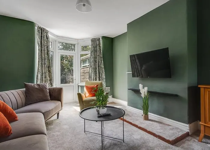 Charming 3bd Didsbury House * Манчестер