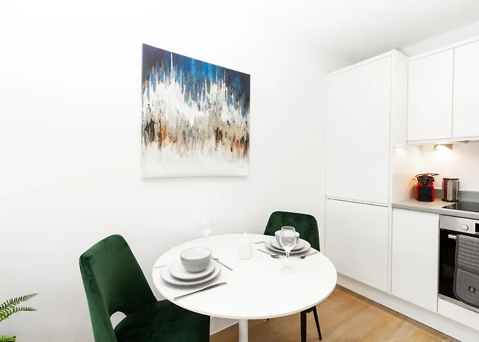 Stylish Overlooking Old Trafford Appartement