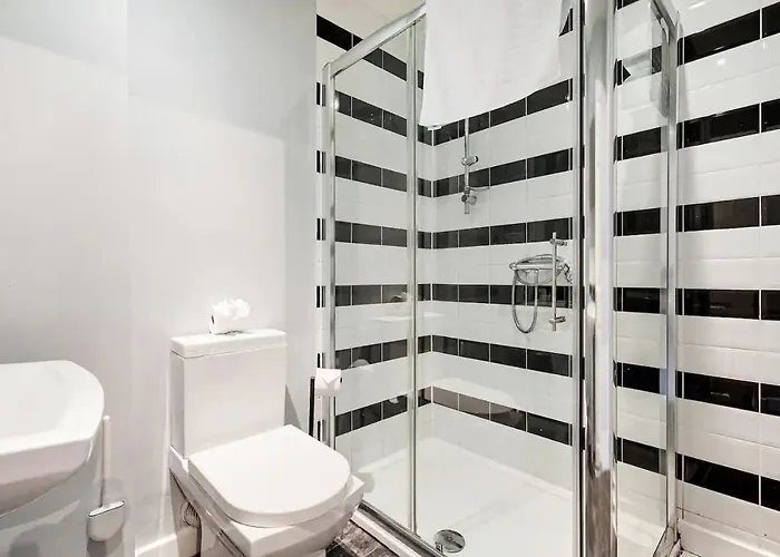 펜션 Spacious Near United Stadium - Pass The Keys *