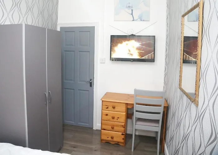 Cheadle House Holidays