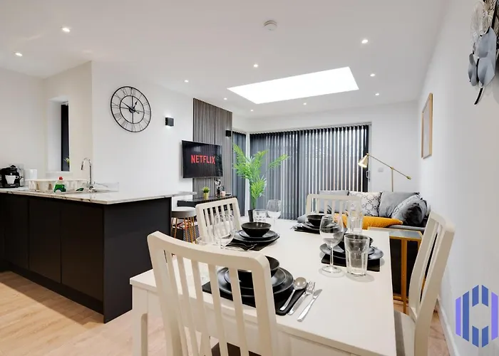 Hébergement de vacances Stylish 4bd - Coop Live - Etihad - Parking - Ev *