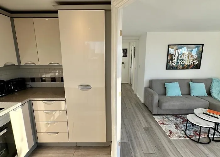 Lux Livin' - Luxury 2 Bed With Free Parking Lejlighed