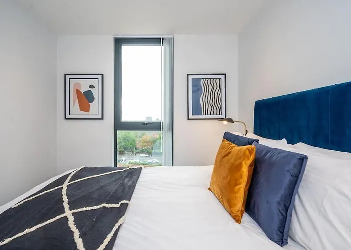 Stunning Brand New 3 Bed By Valore Services Apartment Manchester