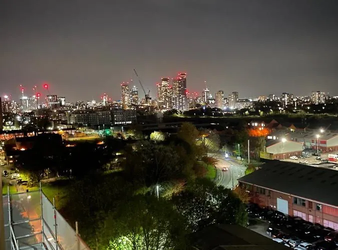 شقة Old Trafford Cityview En-suite Apt مانشستر