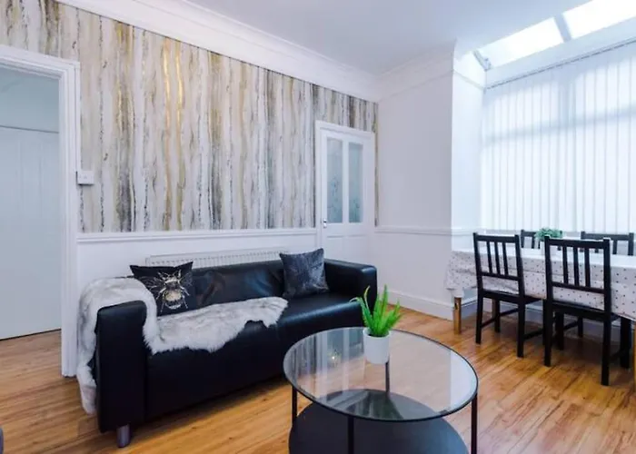 Spacious 4-bed House Ferienhaus *