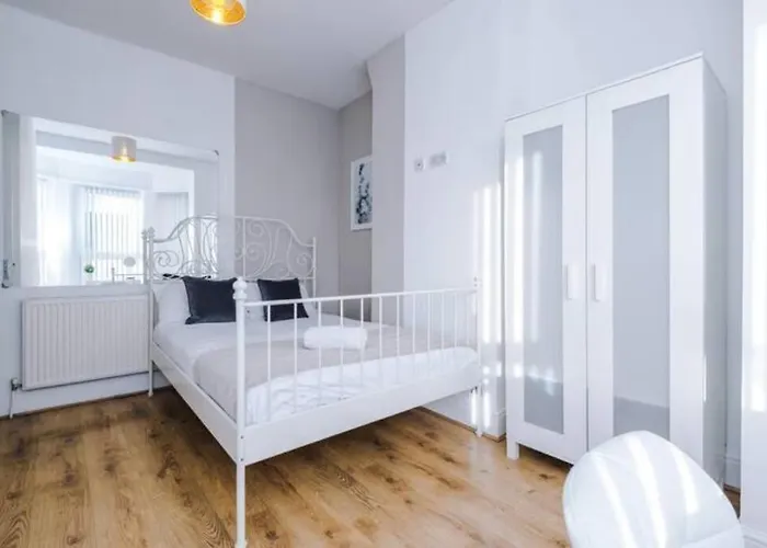 Spacious 4-bed House Mánchester