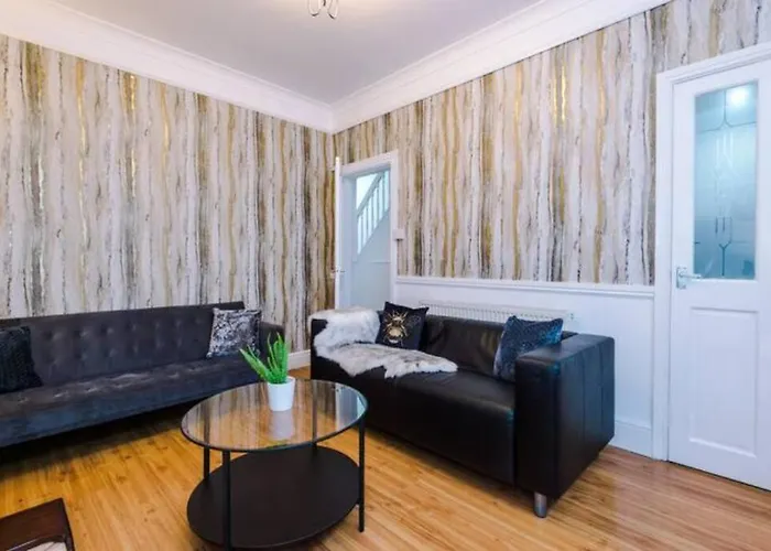 Сasa de vacaciones Spacious 4-bed House *