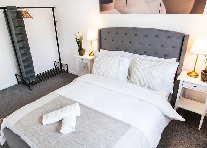 Cozy Townhouse In The Heart Of Greater *