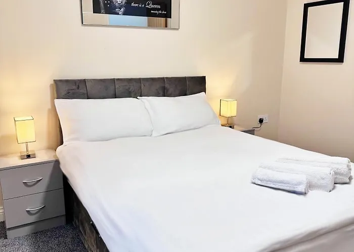 Full In Heywood Street Near Cheetham Hill 맨체스터