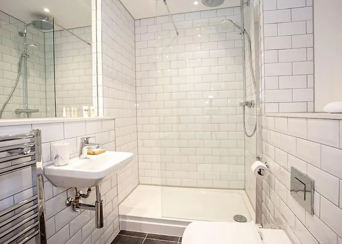 Super 2 Bed Close To Victoria Station 맨체스터