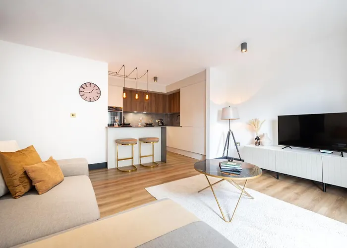 Luxurious Two-bed Stay: Mcr Apartment *