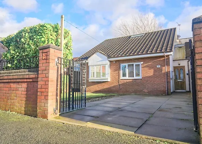 Bespoke Salford Quays - Garden, Wifi And Parking *