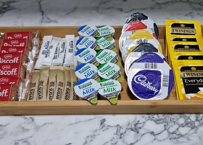 Etihcity - 3 Bedroom Semi - Free Parking Near Etihad Stadium, Tourist Attractions, Centre, Transport And Motorway Links Next To Mcdonald's - Sky N Netflix *