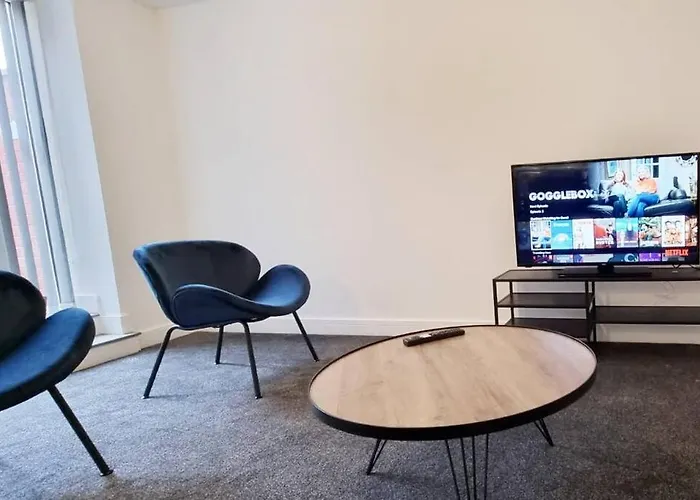 Free Parking - Stunning 2-br Near Salford Royal Manchester