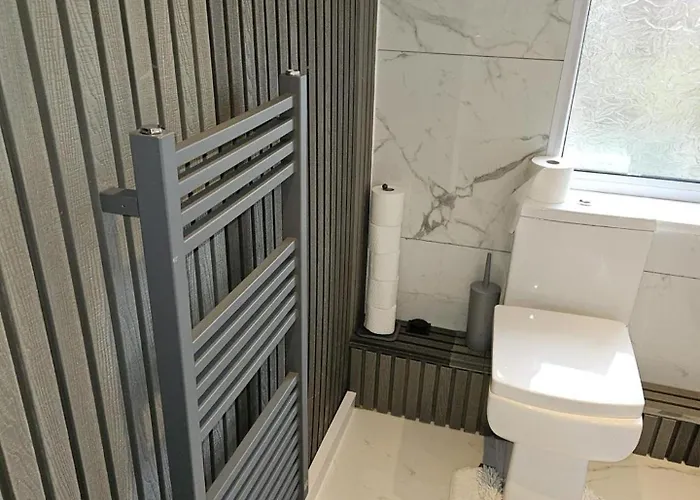 2-bed House Sleeps 4 20 Min To Centre Feriehus