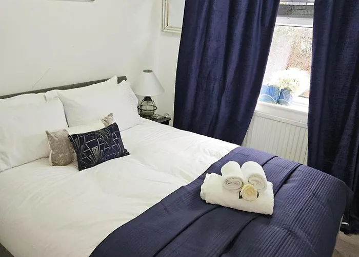 2-bed House Sleeps 4 20 Min To Centre Дом отдыха Манчестер