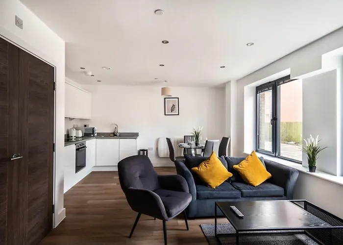 Stayzeni, Alexandra Rise Roomy 1 Bed Appartement Manchester