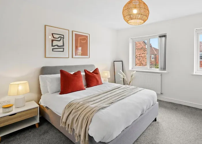 Dom wakacyjny Greaves House By Truestays - 3 Bedroom House In Failsworth, *