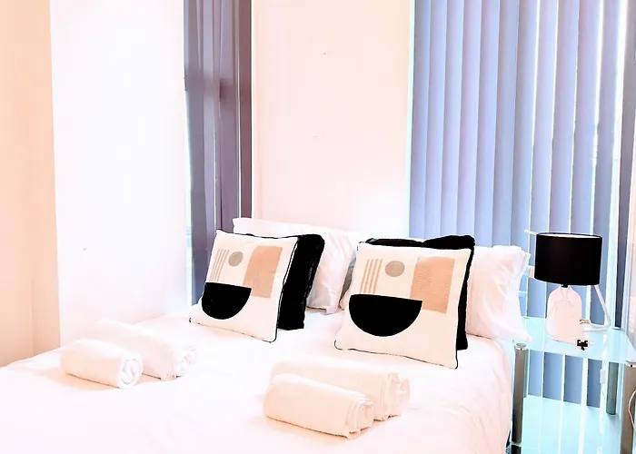 The Commonwealth House By Bevolve Casa de Férias