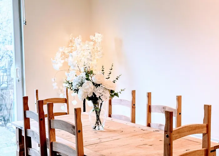 The Commonwealth House By Bevolve *