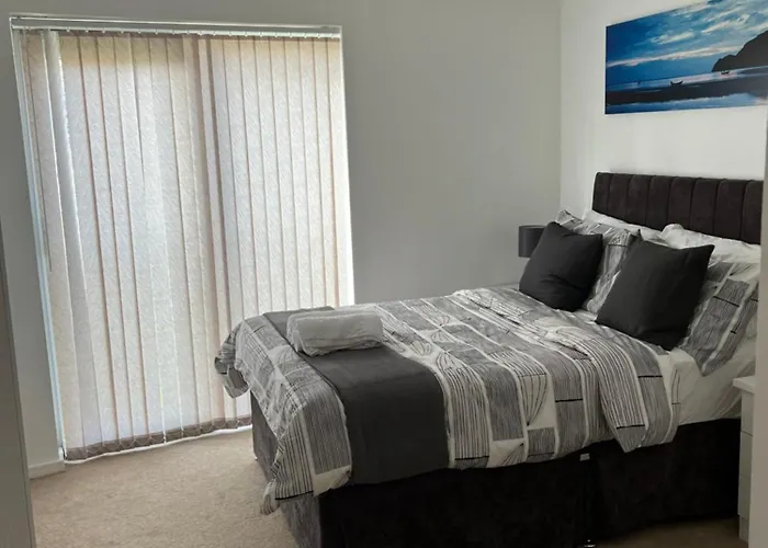 Luxury Two Bedroom Flat Opposite Coop Live N Etihad Stadium With Free Secure Parking, Netflix And Sky Tv 아파트 맨체스터