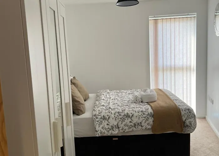 아파트 Luxury Two Bedroom Flat Opposite Coop Live N Etihad Stadium With Free Secure Parking, Netflix And Sky Tv 맨체스터