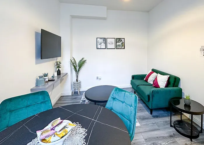 Ashfield Co-living - Private Self-cater Гостевой дом Манчестер