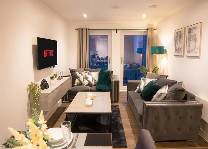 Luxury Mcr 2bed,2bath Apartment- Location!