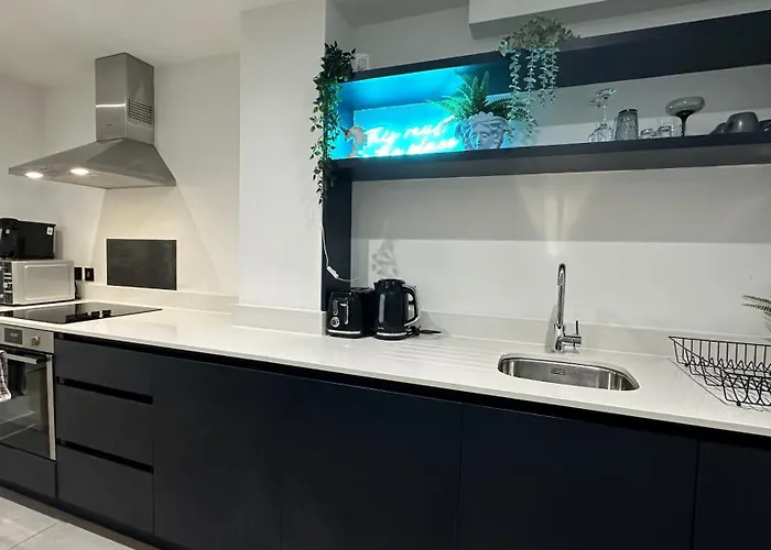 Lux Livin' - Luxury 2 Bed With Sky Garden Manchester