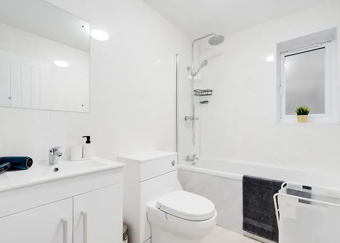 度假居 Dazzling & Modern 4bd - Coop Live - Etihad - Parking *