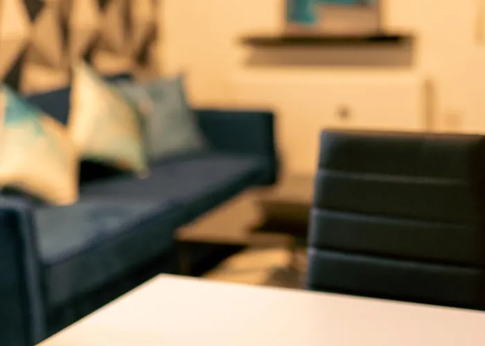 Bright And Stylish - 2 Bedroom - Free Parking, Transit Links, Close To Stadiums Daire Manchester