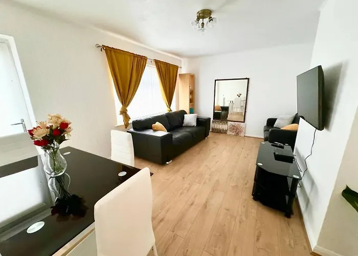 Cosy & Quiet House Close To Etihad And Centre Tatil Evi