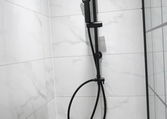 펜션 Etihcity - 3 Bedroom Semi - Free Parking Near Etihad Stadium, Tourist Attractions, Centre, Transport And Motorway Links Next To Mcdonald's - Sky N Netflix *