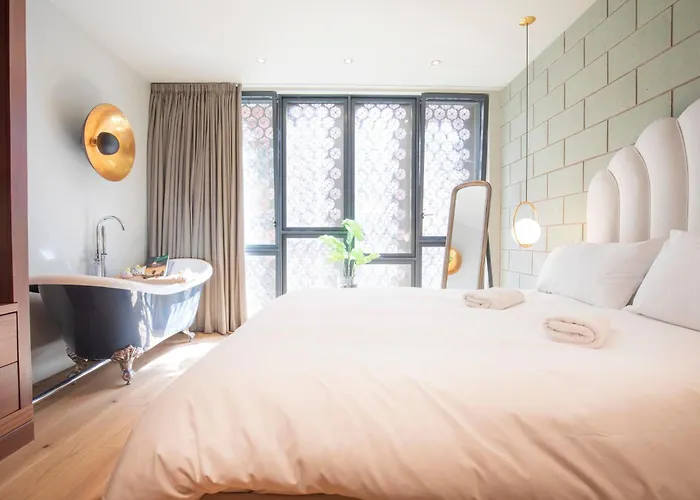 Luxury Roof Terrace Townhouse