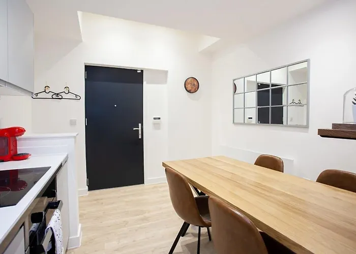 Super 2 Bed Close To Victoria Station *