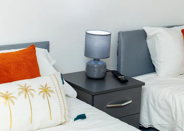 Dynasty - Alison Kelly Close *