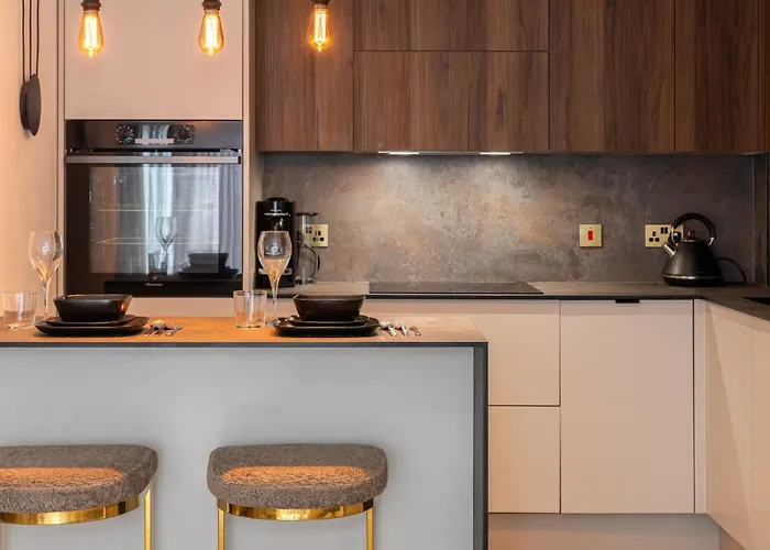Luxurious Two-bed Stay: Mcr Apartment Manchester