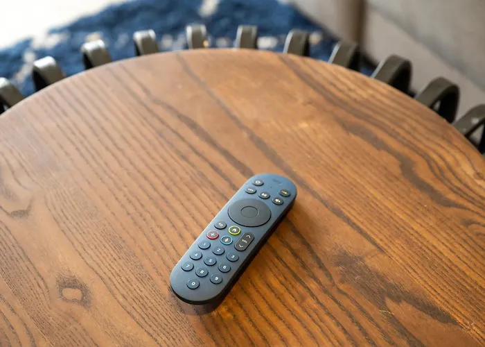 Stylish & Spacious Salford Quays One Bedroom High Floor With Balcony *