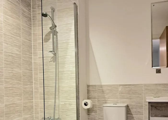 5mins Jd Gym Supermarket Retail M60 Centre Salford Queys Media *