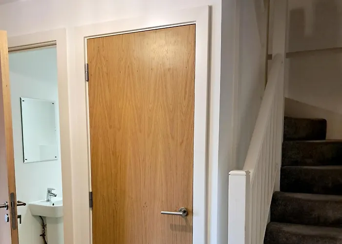 5mins Jd Gym Supermarket Retail M60 Centre Salford Queys Media شقة مانشستر