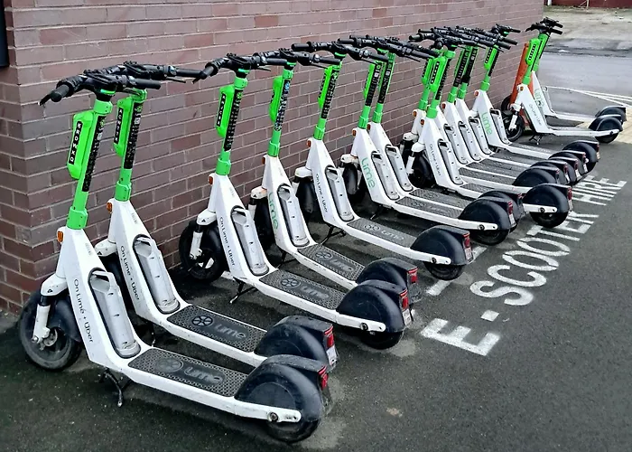 5mins Jd Gym Supermarket Retail M60 Centre Salford Queys Media مانشستر