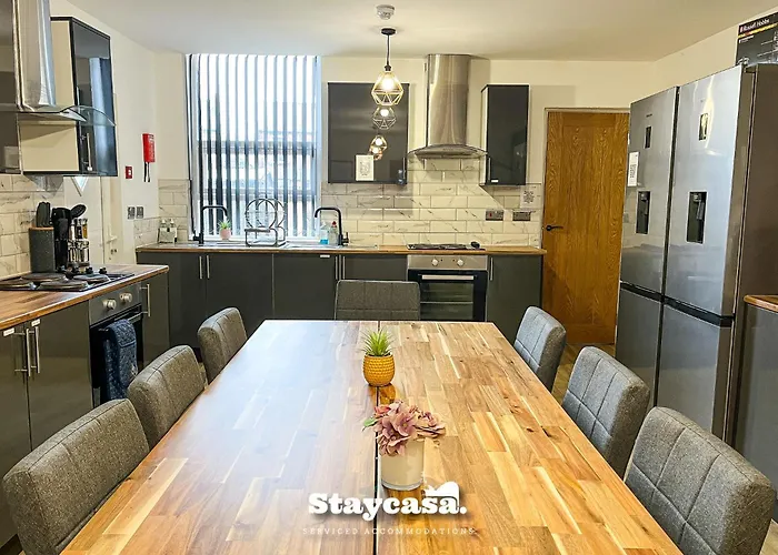 Delightful Spacious Haven With Large Driveway 度假居 *